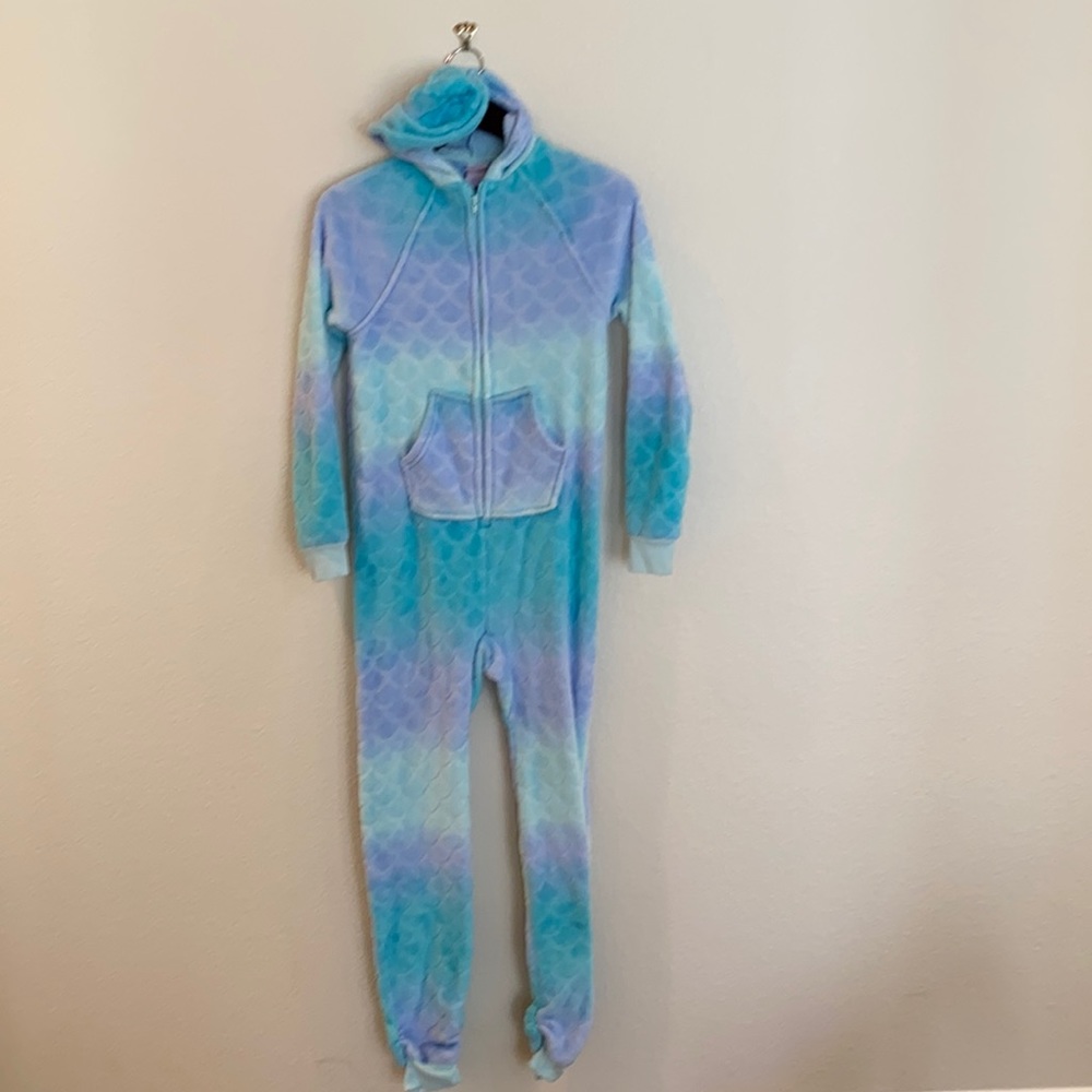 Mermaid pattern hooded onsie size XL 14/16